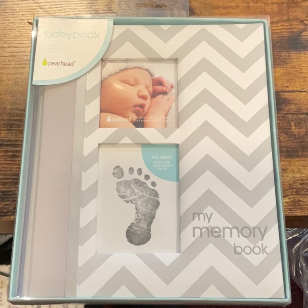 Pearhead Babybook NWOT